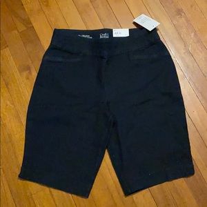 Croft and Barrow mid rise stretchy Bermuda shorts